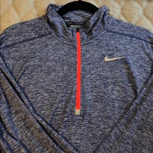 NIKE Men’s long sleeved top